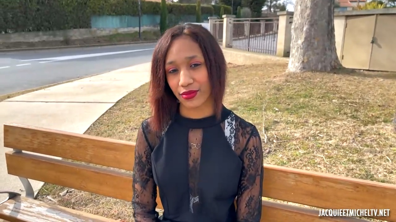 Reyna - Elle Devient Folle avec 2 BWC - Jacquie Et Michel TV Vidéo Porno Leaks Borntobefuck