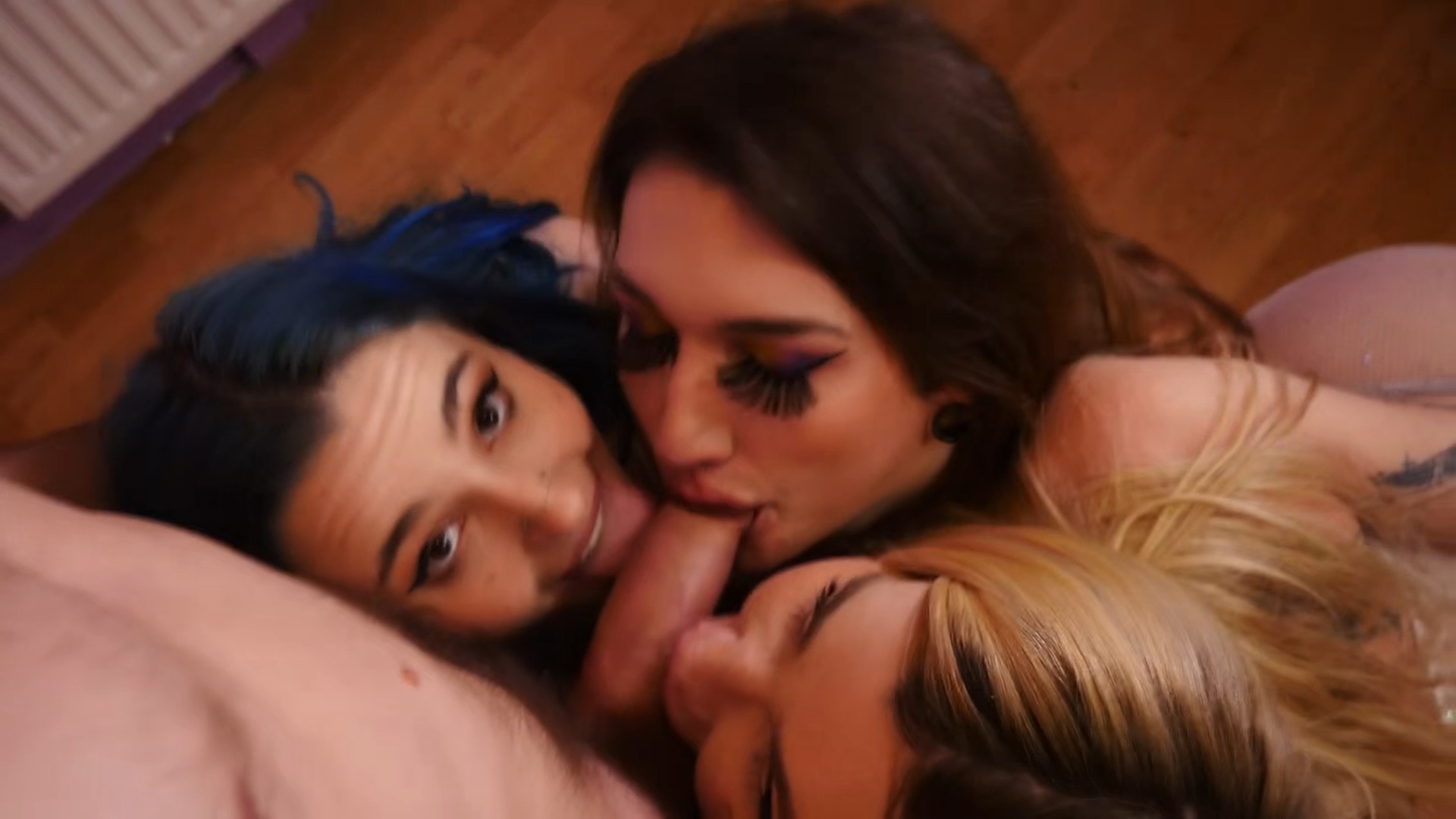 Khalamite Sextape Foursome avec la Transgirl Bellehaze et Maxime Horns Vidéo Porno Leaks Borntobefuck