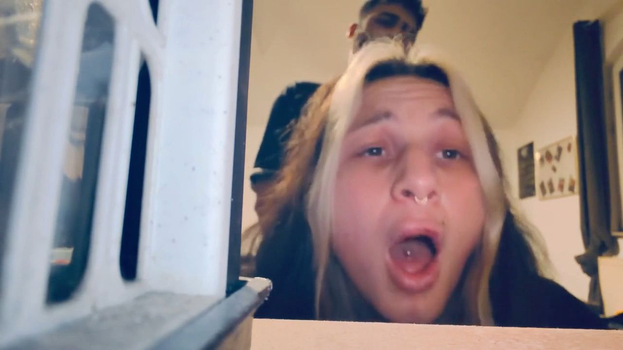 Amateurs une Hot Fille Adore Se Faire Baiser par Derrière Vidéo Porno Leaks Borntobefuck