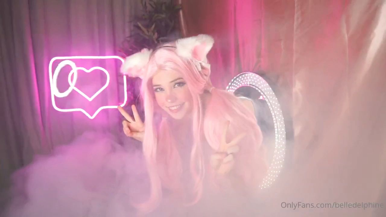 Belle Delphine Si Esibisce Dietro un Gloryhole Misterioso per la Sua Nuova Scena Oggi Video Porno Leaks Borntobefuck