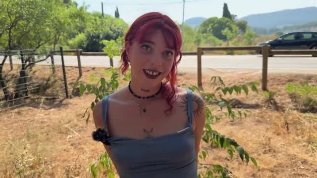 Eloa - 28 Anni - da Vienna - Jacquie Et Michel TV Video Porno Borntobefuck