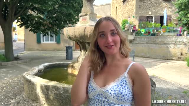 Chloe - 18 Ans - Étudiante en Droit à Cannes Scène Voisines - Jacquie et Michel TV Vidéo Porno Borntobefuck