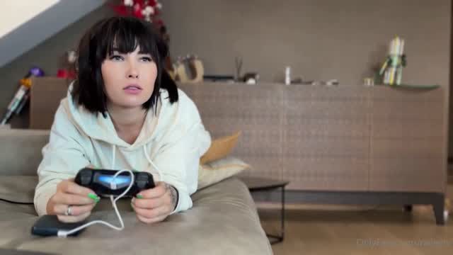Railey Diesel Nackt Wird von einer Maschine Gefickt Porno Video Borntobefuck