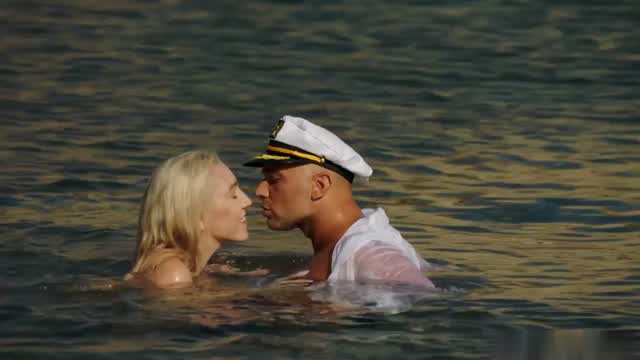 Kendra Sunderland Sextape Has Sex On The Beach Porn Video Borntobefuck