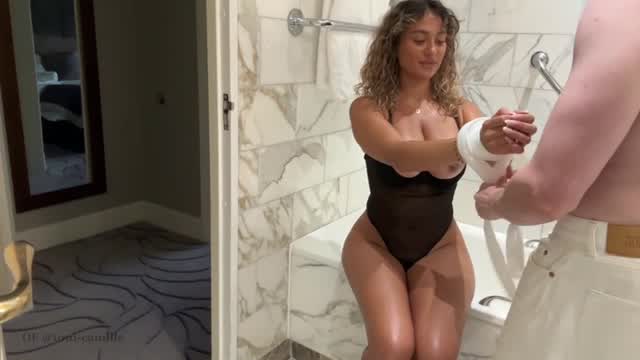 Toni Camille Sextape Scopata dal Ragazzo Sotto la Doccia Video Porno Leaks Borntobefuck