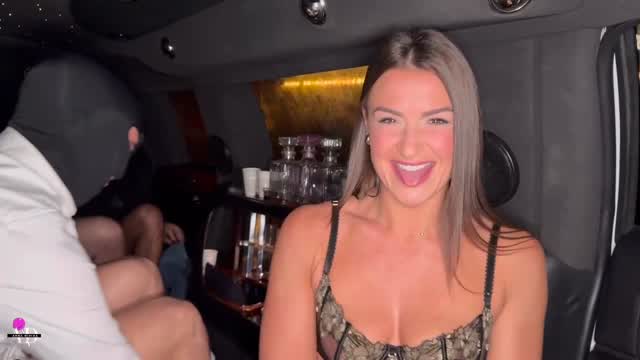 Anna Divina Sextape MILF Mince et Mignonne Gangbanged en Limousine Vidéo Porno Leaks Borntobefuck