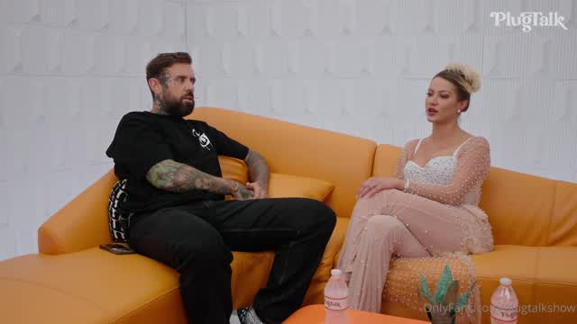 Cherry Kiss Sextape la Follan en PlugTalk Vídeo Porno Filtrado Borntobefuck