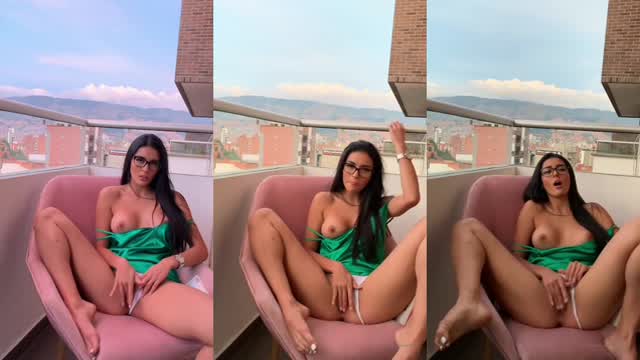 Hanna Miller Nude Finger Painting On The Balcony Porn Video Leaks Borntobefuck