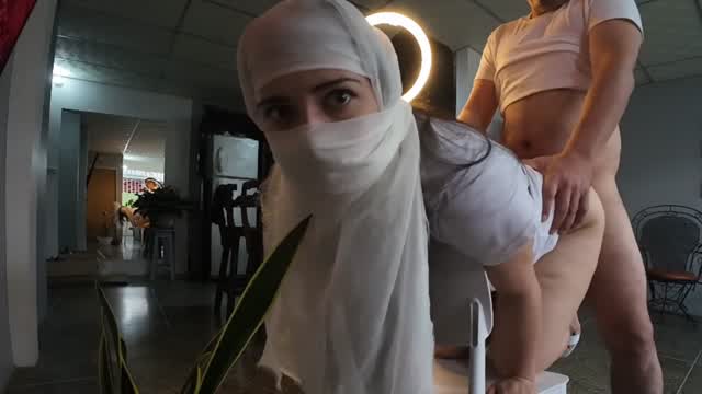 Cherry Bomb Sextape en Hijab Blanc Se Fait Baiser en Levrette Vidéo Porno Leaks Borntobefuck